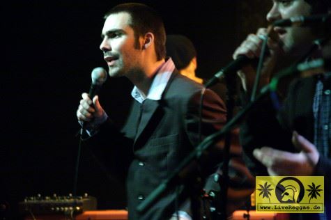 The Moon Invaders (B) Skankin- round the X-mas Tree - Kassablanca, Jena 26. Dezember 2008 (3).jpg